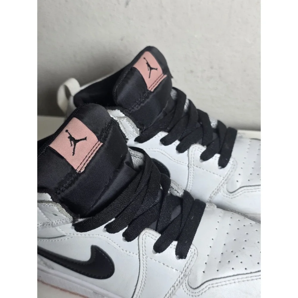 Jordan Air Jordan 1 Mid White Black Pink Sneaker Unisex Kids 1.5Y 554725-180 - Picture 4 of 11